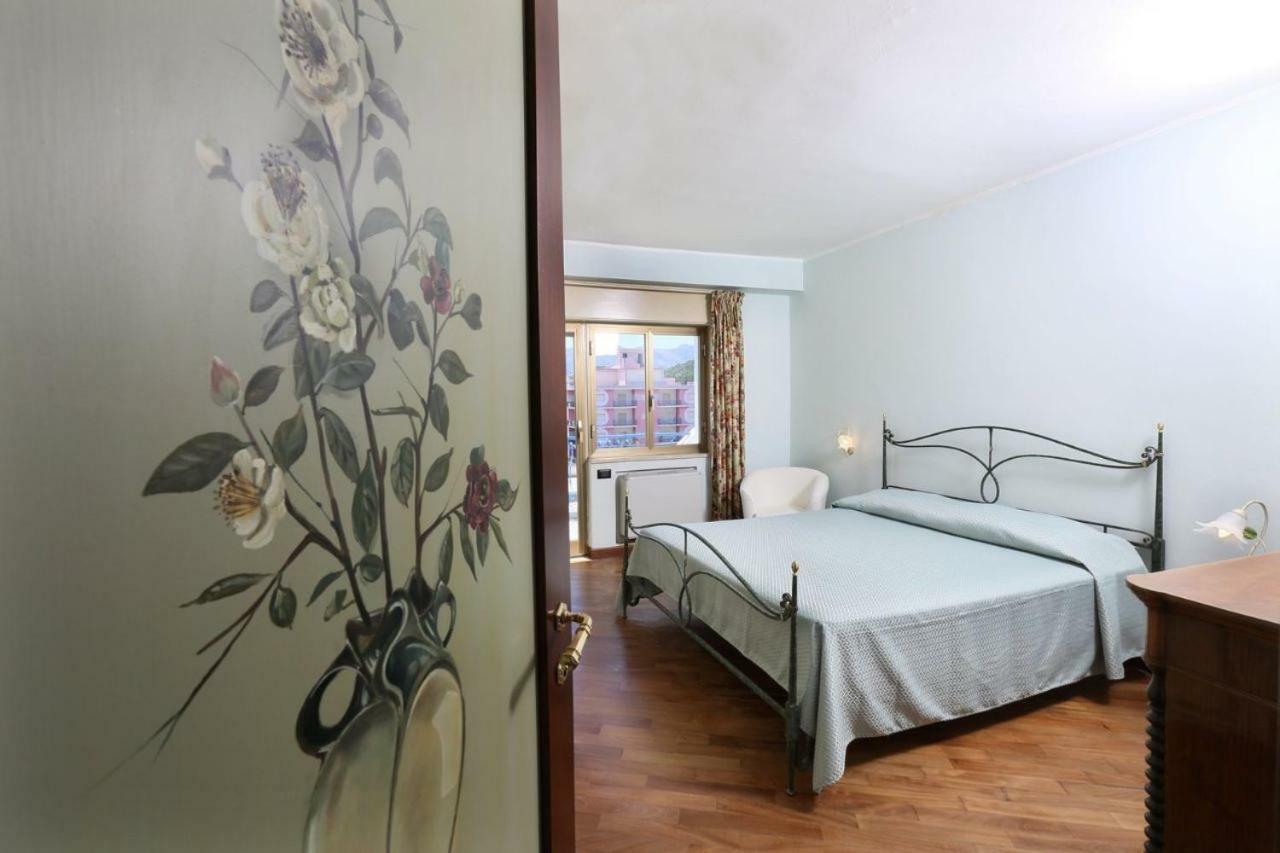 Il Cavalluccio Marino Apartment Santa Teresa Di Riva Exterior photo
